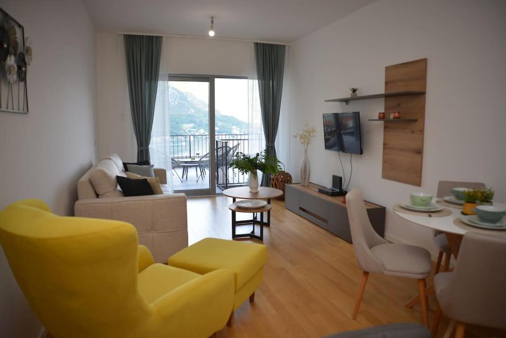 コトルDesign Flat With Impressive Boka Bay Viewアパートメント エクステリア 写真
