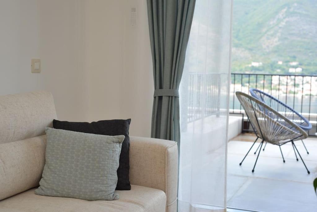コトルDesign Flat With Impressive Boka Bay Viewアパートメント エクステリア 写真