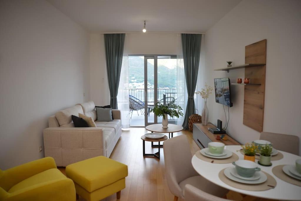 コトルDesign Flat With Impressive Boka Bay Viewアパートメント エクステリア 写真