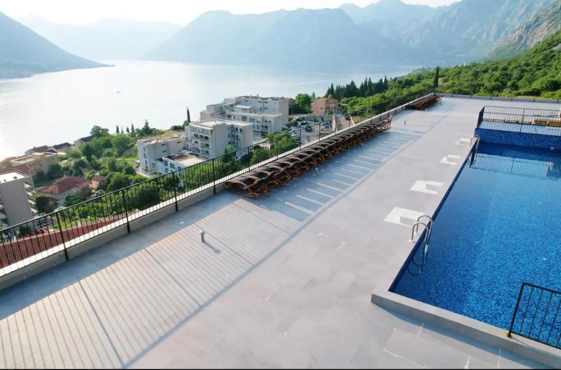 コトルDesign Flat With Impressive Boka Bay Viewアパートメント エクステリア 写真